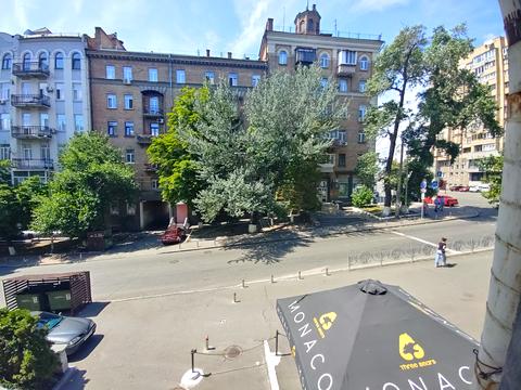 комерційна за адресою Тарасівська вул., 17
