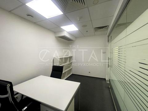 комерційна за адресою Богдана Хмельницького вул., 52а