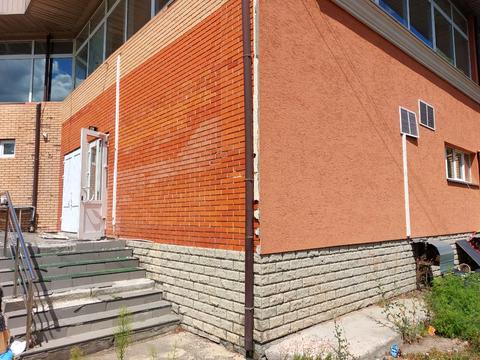 комерційна за адресою Виставкова, 1