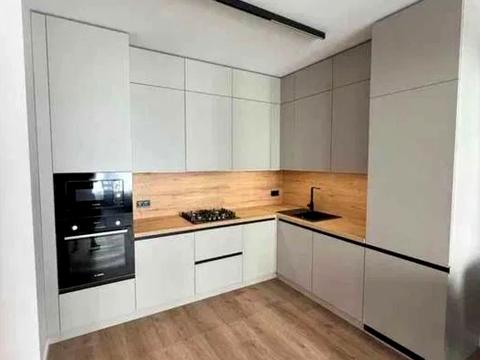 квартира по адресу Героев Майдана ул., 15