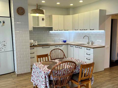 квартира по адресу Українська ул., 83