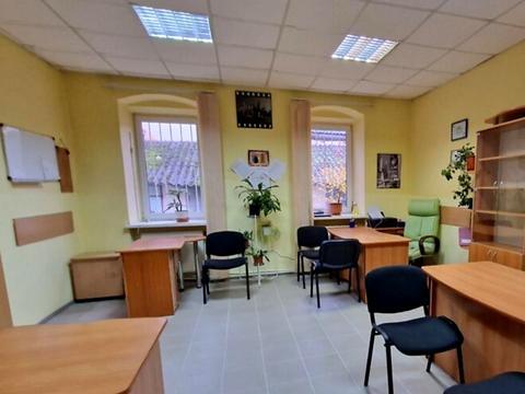 комерційна за адресою Ужгород, Корятовича пл., 15