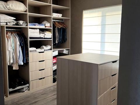 дом по адресу центральна, 1