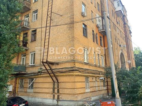 комерційна за адресою Пирогова вул., 2