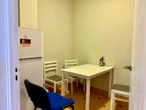 комерційна за адресою Дмитра Яворницького просп. (Карла Маркса), 27