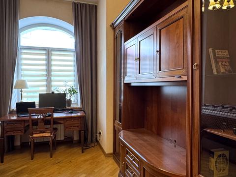 квартира за адресою Богдана Хмельницького вул., 9б-в