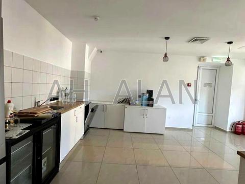 комерційна за адресою Верхній Вал вул., 2