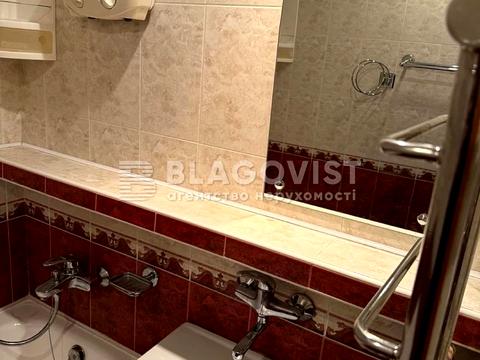 квартира за адресою Анни Ахматової вул., 15