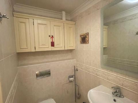 комерційна за адресою Шовковична вул., 16