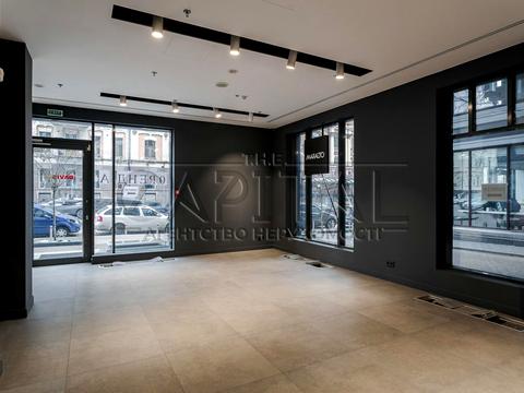 комерційна за адресою Володимирська вул., 38