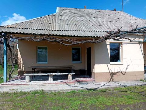 будинок за адресою с. Мишурин Ріг, Набережна