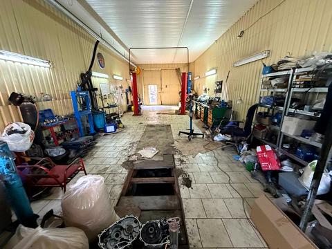 комерційна за адресою Богдана Хмельницького просп. (Героїв Сталінграда), 143