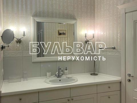 квартира по адресу Гвардейцев-Широнинцев ул., 33