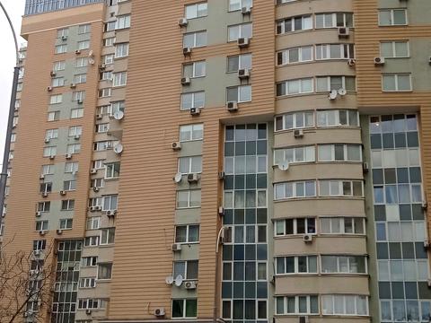 квартира за адресою Раїси Окіпної вул., 10-А