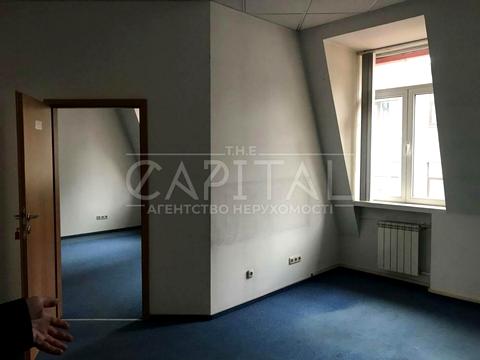 комерційна за адресою Дмитрівська вул., 44
