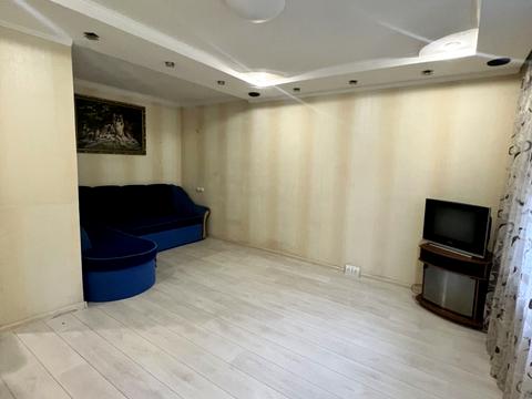 квартира за адресою Героїв Крут вул. (60 років СРСР), 9