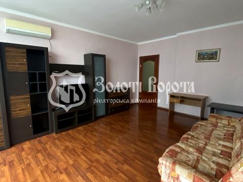 квартира за адресою Миколи Ушакова вул., 1-Б