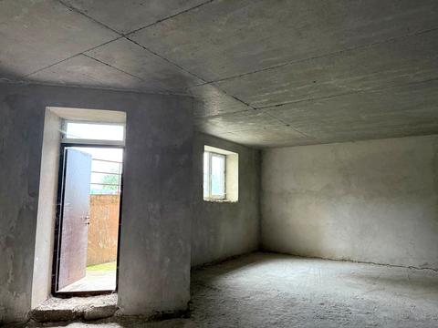 комерційна за адресою Лисеницька вул., 2а