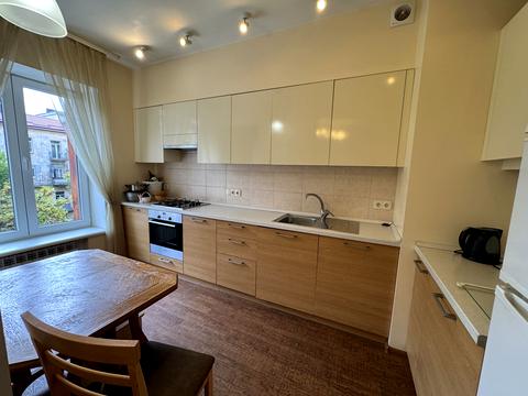 квартира за адресою Дмитра Яворницького просп. (Карла Маркса), 82