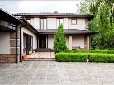 будинок за адресою Центральна, 7