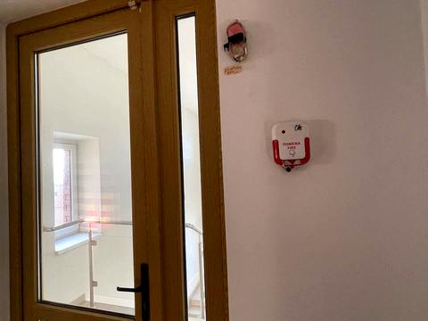 комерційна за адресою Джерельна, 38