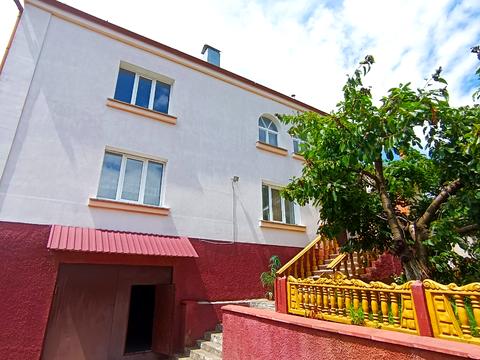 будинок за адресою Світанкова вул.