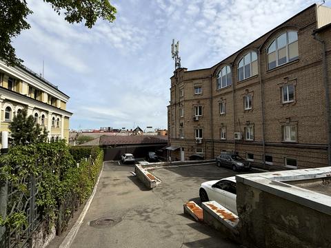 комерційна за адресою Ігорівська вул., 1/8