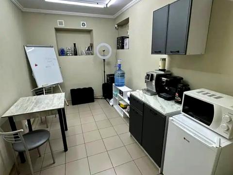 коммерческая по адресу Короленко вул., 25