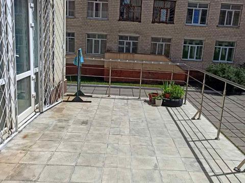комерційна за адресою Вахтанга Кікабідзе вул. (Булгакова), 12