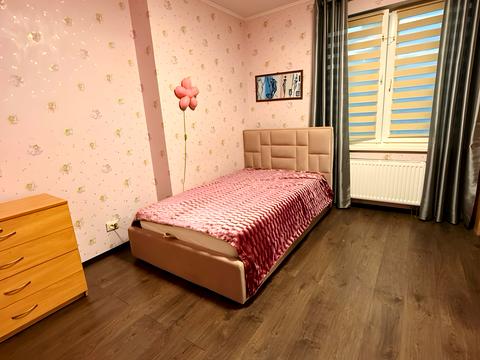 квартира за адресою Академіка Глушкова просп., 9-В