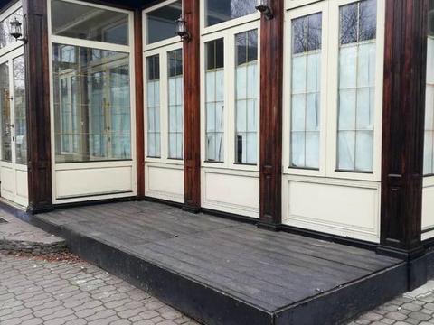 комерційна за адресою Героїв Майдану вул. (Театральна), 10