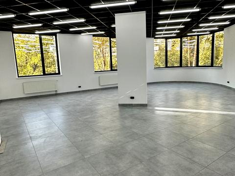 комерційна за адресою Воскресенська вул., 2-В