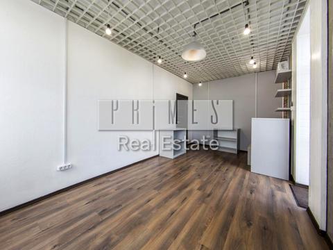 комерційна за адресою Лесі Українки бульв., 7-А