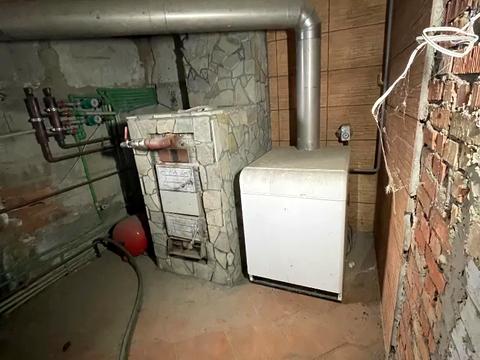 будинок за адресою Індустріальна