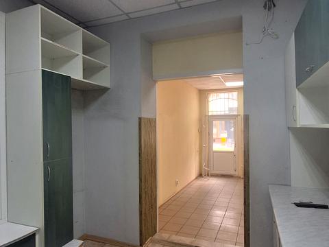 коммерческая по адресу Евгения Коновальца ул., 12