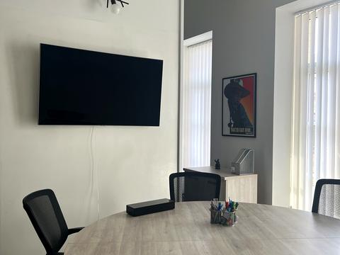 коммерческая по адресу Михаила Грушевского ул., 16