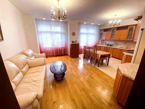 квартира за адресою Панаса Мирного вул., 17