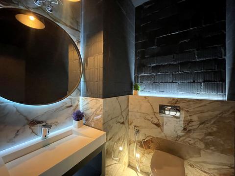 комерційна за адресою Джона Маккейна вул. (Івана Кудрі), 1