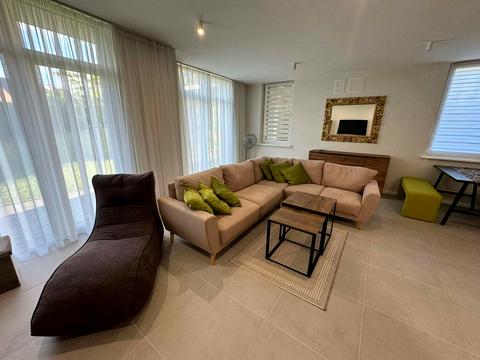 дом по адресу Александра Саенко ул.