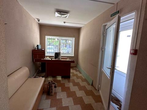 коммерческая по адресу Угорская ул., 15