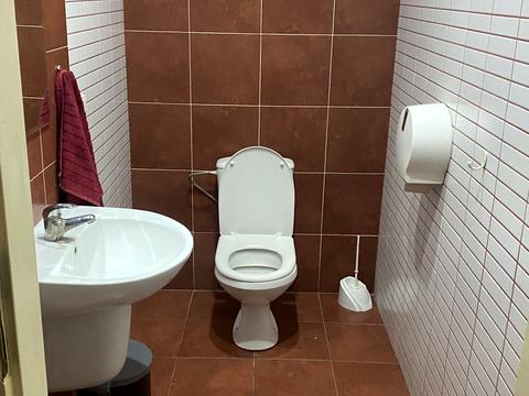 комерційна за адресою Володимира Івасюка просп. (Героїв Сталінграду), 8