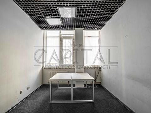 комерційна за адресою Мокра вул. (Кудряшова), 20