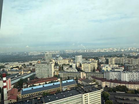 комерційна за адресою Кловський узвіз, 7