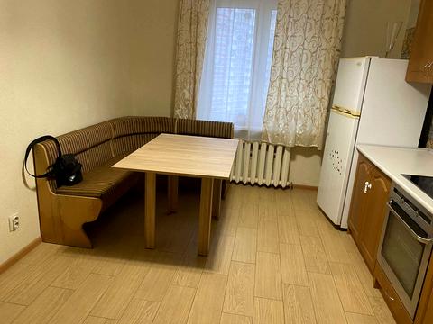 квартира за адресою Драгоманова вул., 1-Б