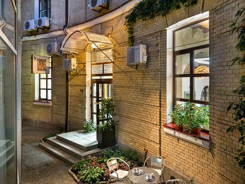 комерційна за адресою Рибальська вул., 22