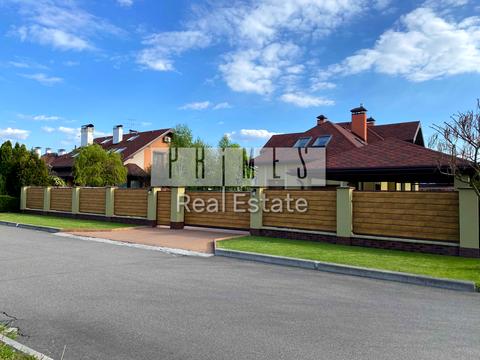 дом по адресу Добровольців вул.