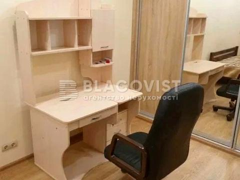 квартира за адресою Академіка Возіанова вул. (Академіка Карпинського), 12/25