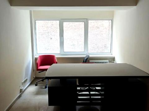 комерційна за адресою Володимирська вул., 51/53