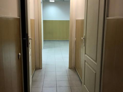 комерційна за адресою Раїси Окіпної вул., 4