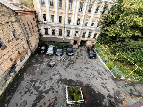 комерційна за адресою Івана Франка вул., 26